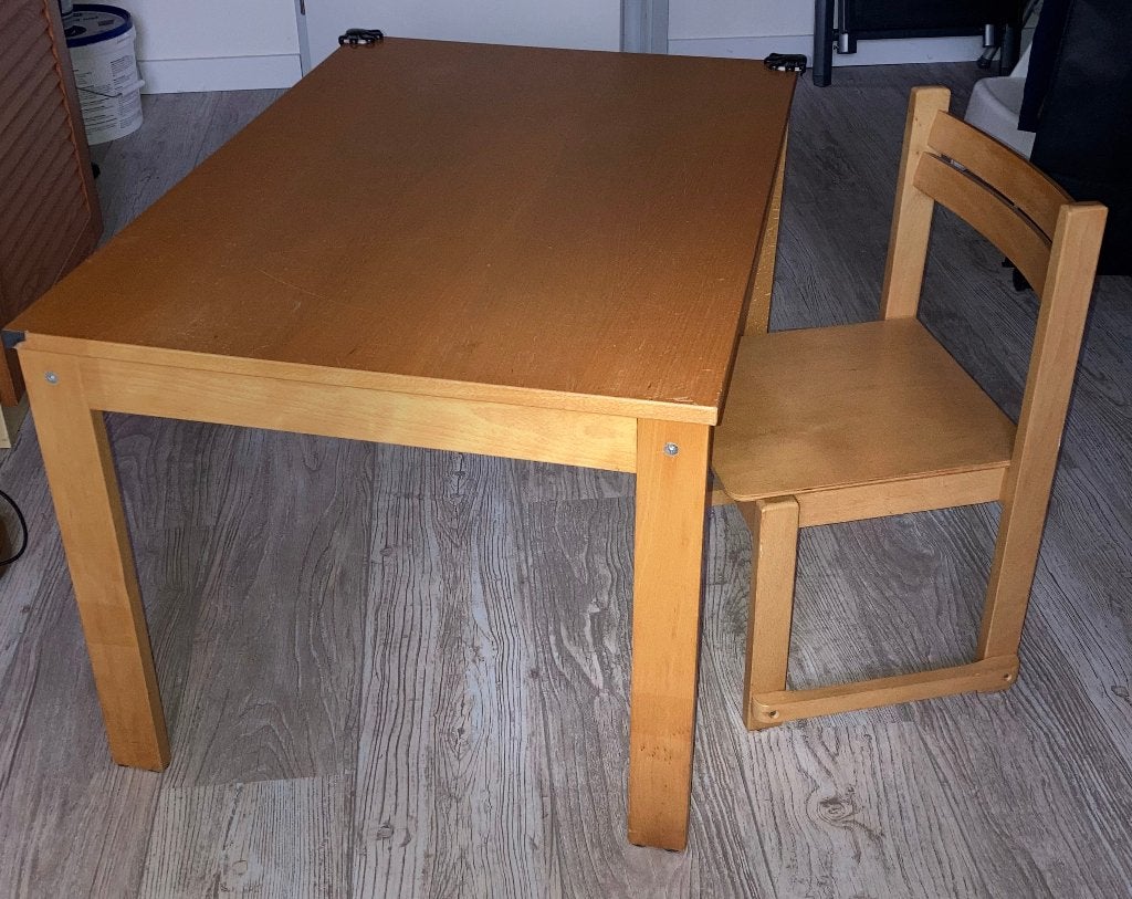 Kindertafeltje met bijbehorend stoeltje, beukenhout, Ophalen, Gebruikt, Tafel(s) en Stoel(en)