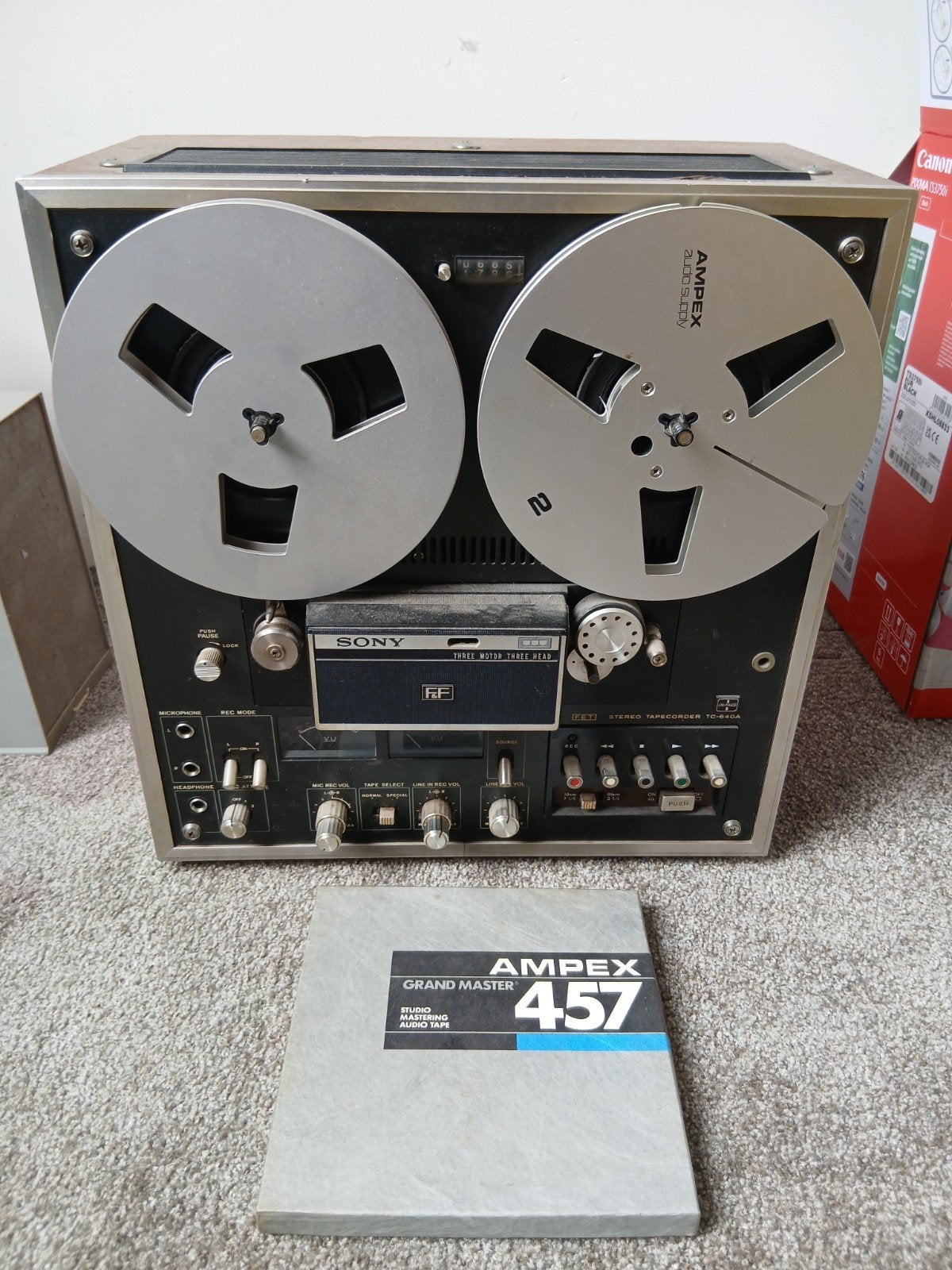 Sony tape recorder met een ongebruikte band, Ophalen, Bandrecorder