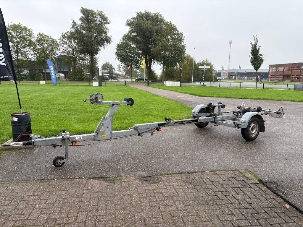 Riba boottrailer geremd 1400kg kantelbaar met eigen kenteken, Watersport en Boten, Ophalen, Minder dan 1500 kg, Gebruikt, Verstelbare verlichting