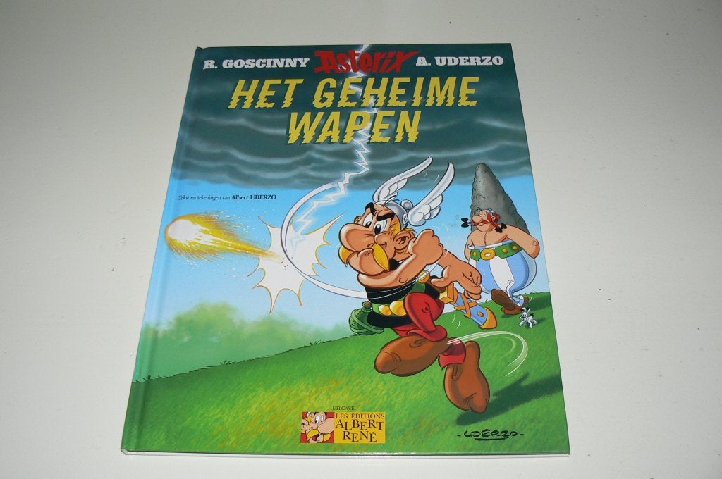 Hardcover Asterix deel 33. Het geheime wapen. 1e druk 2005., Eén stripboek, Ophalen of Verzenden, Zo goed als nieuw, Goscinny & Uderzo