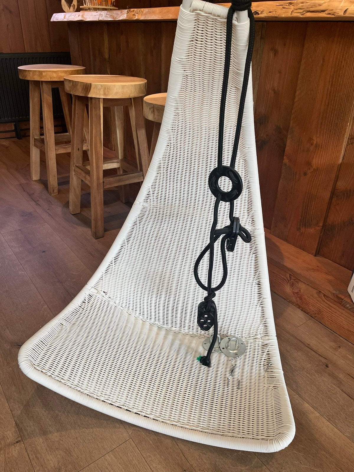 Witte rotan hangstoel, Ophalen, Wit, Riet of Rotan, Zo goed als nieuw