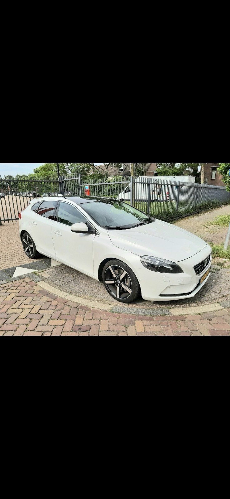 Volvo V40 1.5 T3 152PK Geartronic 2016 Wit, 1498 cc, 4 cilinders, 700 kg, Wit