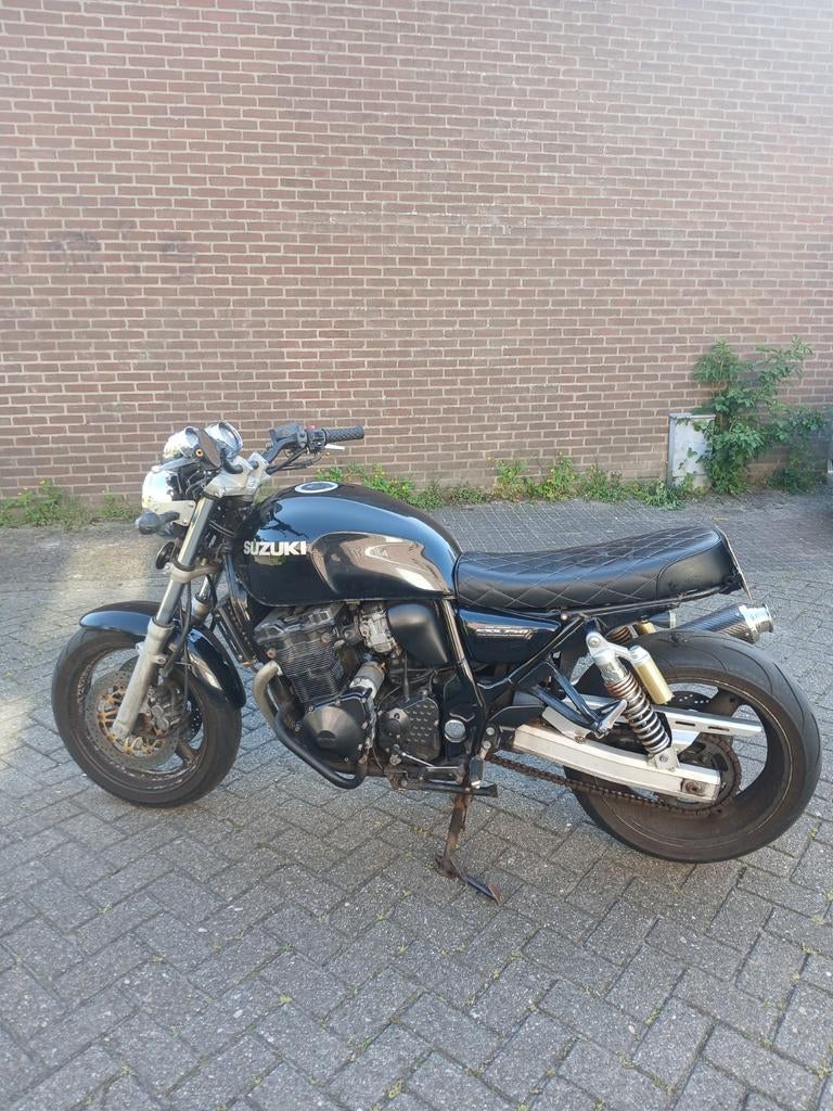 Suzuki GSX 750, Particulier, Toermotor