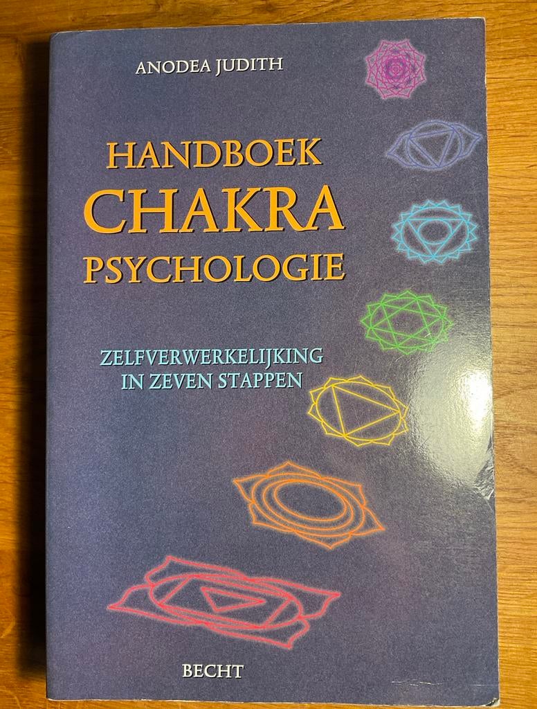 Handboek Chakra Psychologie - Zelfverwerkelijking, Ophalen of Verzenden, Zo goed als nieuw