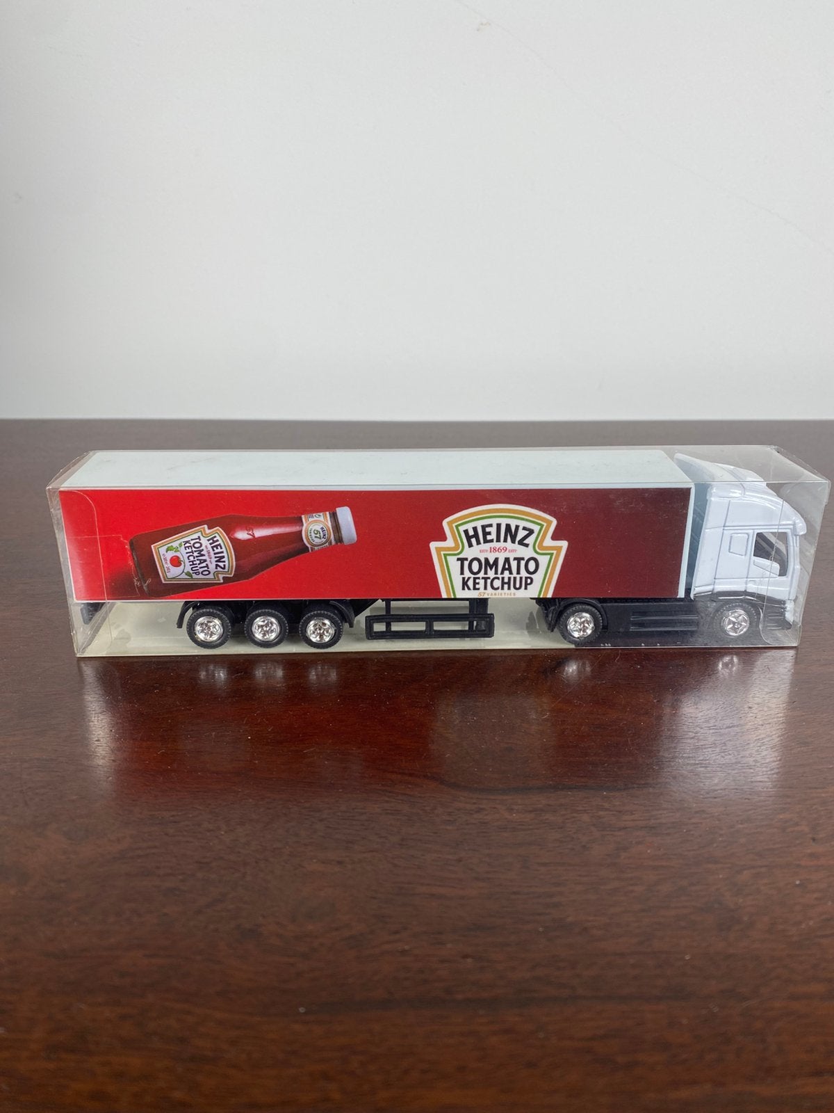 Model vrachtwagen Heinz ketchup, Ophalen of Verzenden, Zo goed als nieuw, Bus of Vrachtwagen, Overige merken