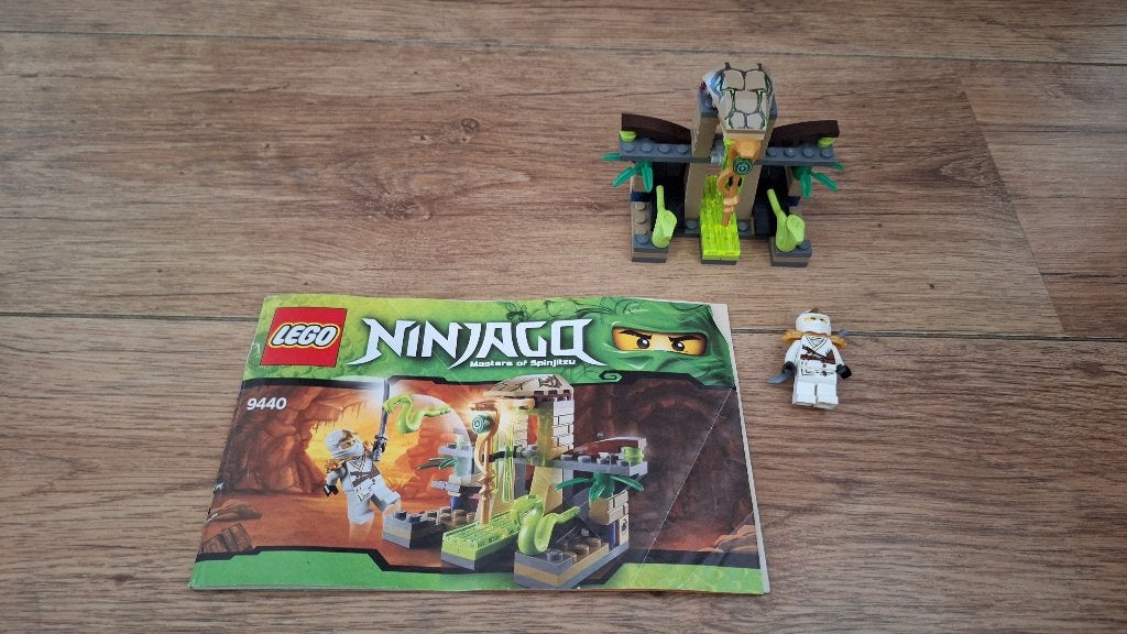 Lego NINJAGO 9440 Venomari Shrine, Rise of the snakes., Kinderen en Baby's, Speelgoed | Duplo en Lego, Ophalen of Verzenden, Zo goed als nieuw