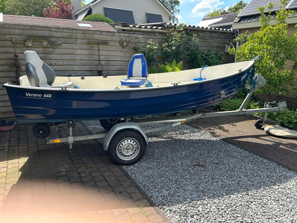Verano 440 visboot met Tohatsu 8 pk buitenboordmotor, Watersport en Boten, Vis- en Consoleboten, Ophalen, Tot 10 pk, Viertaktmotor