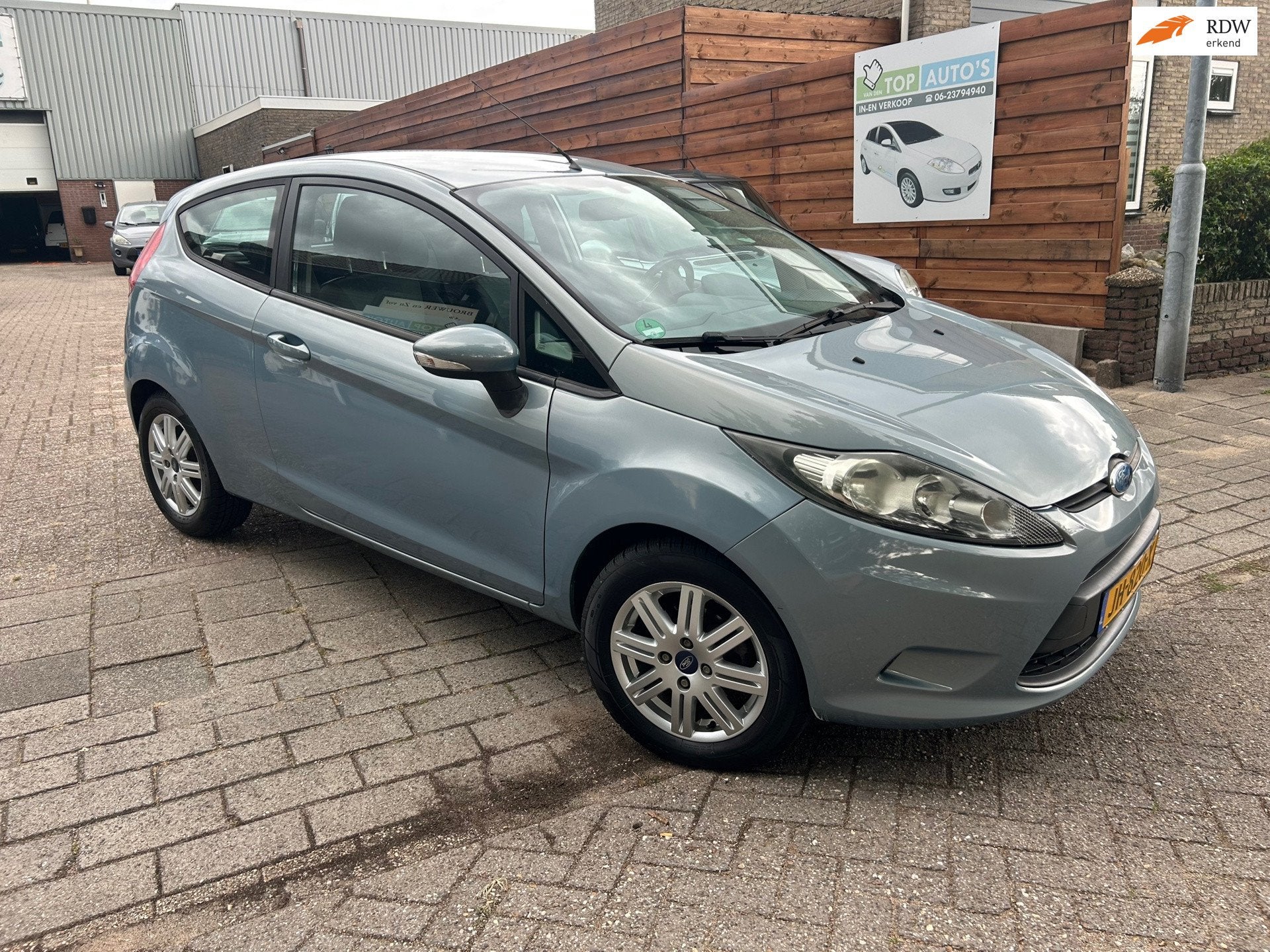 Ford Fiesta 1.25 Trend zeer mooie en nette auto!, Auto's, Voorwielaandrijving, Dealer onderhouden, 82 pk, Bedrijf