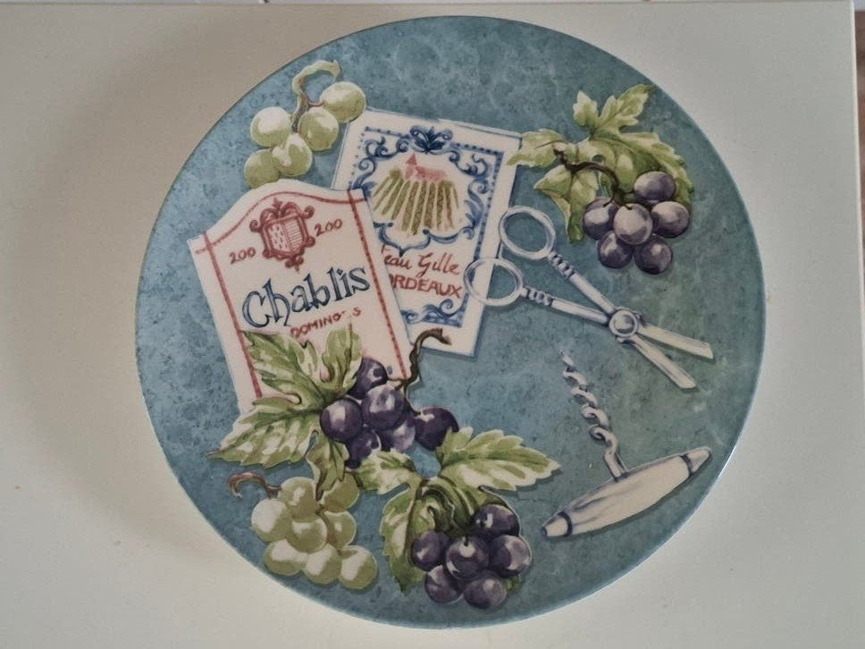 Wedgwood Queen's Ware bord met Wijnmotief, Ophalen of Verzenden, Zo goed als nieuw, Bord(en), Wedgwood