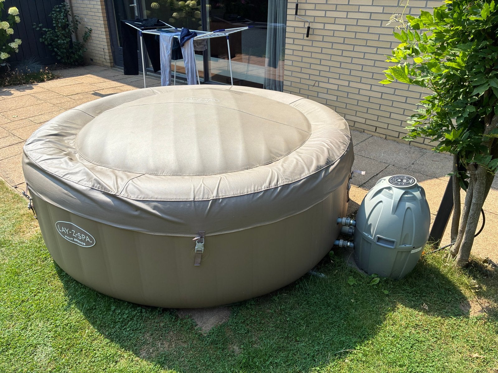 Bestway Lay-Z-Spa Palm Springs Jacuzzi met pomp, Ophalen, Gebruikt, Filter, Opblaasbaar