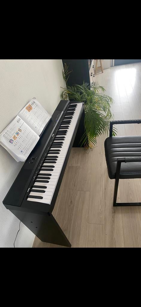 Max digitale piano in goede staat, Muziek en Instrumenten, Piano's, Zwart, Digitaal, Ophalen of Verzenden, Zo goed als nieuw