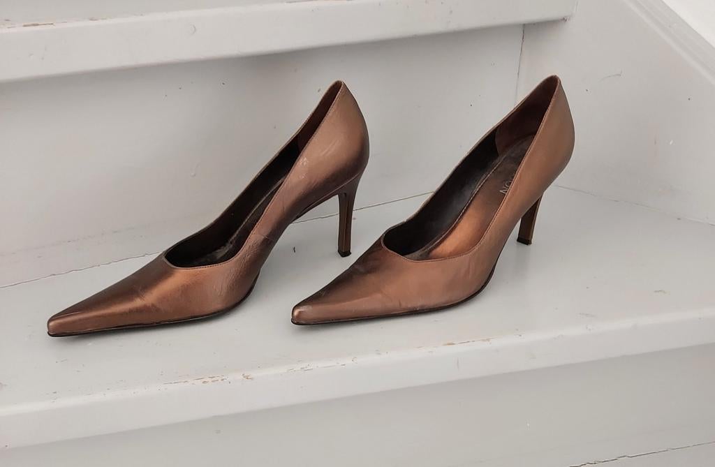 BRONS/GOUDKLEURIGE PUMPS  VAN AMBITION MAAT 40, Pumps, Overige kleuren, Ambition, Ophalen of Verzenden