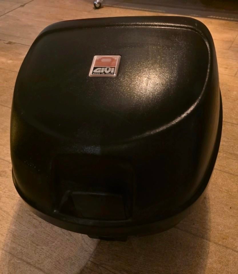 Givi Helmkoffer voor Scooter en Motor, Ophalen of Verzenden, Gebruikt