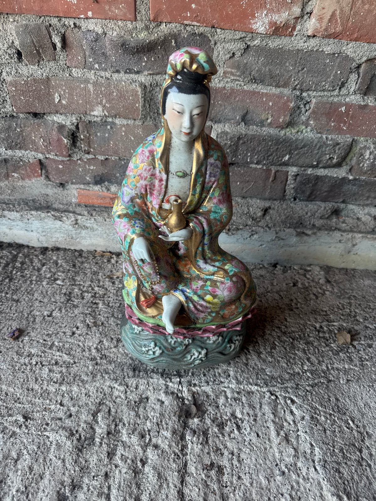 Antiek Chinees beeldje van Kuan Yin, handgeschilderd, Antiek en Kunst, Antiek | Keramiek en Aardewerk, Ophalen