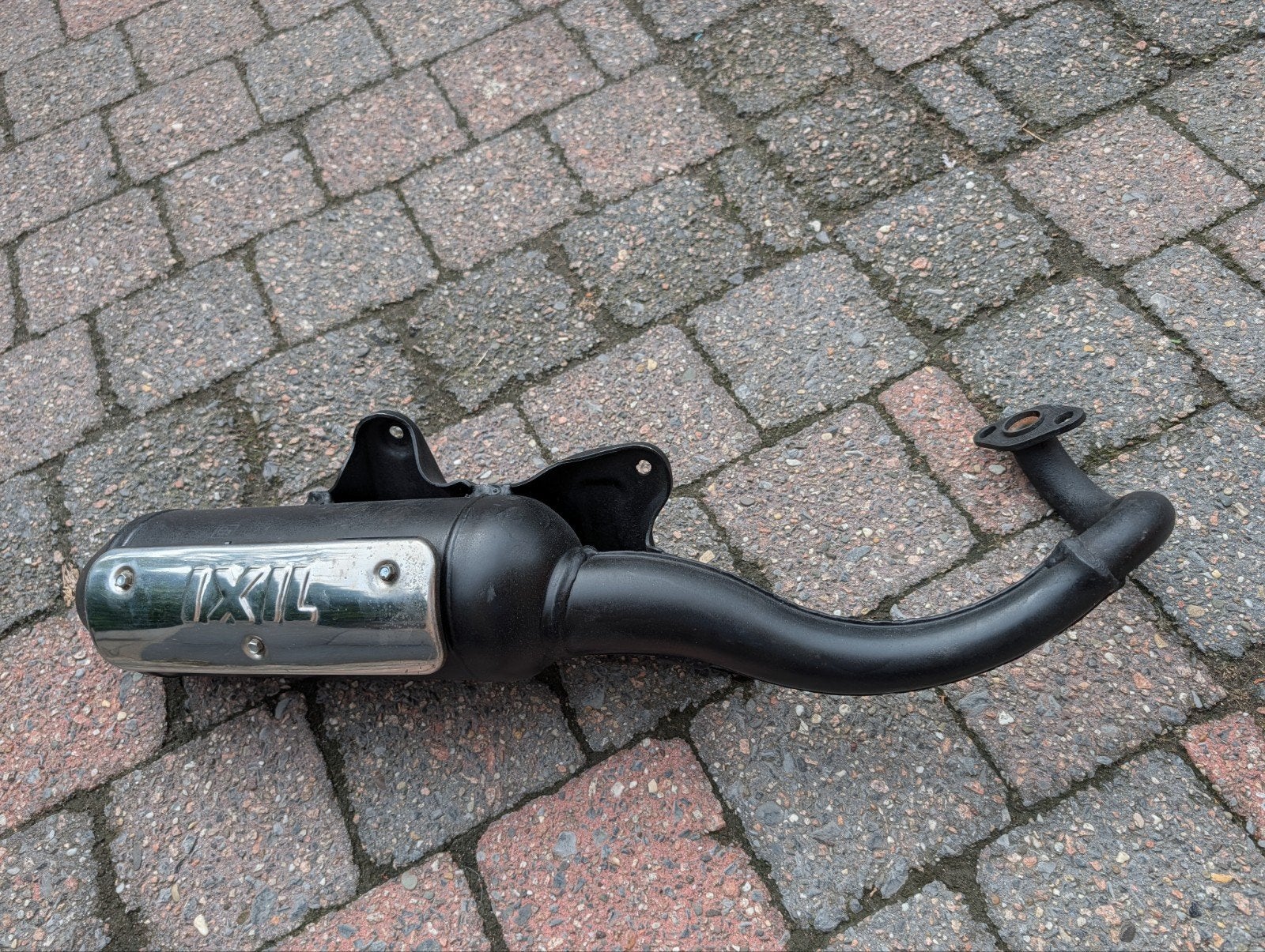 IXIL uitlaat voor Peugeot met een horizontaal cilinder, Ophalen of Verzenden, Uitlaat, Peugeot