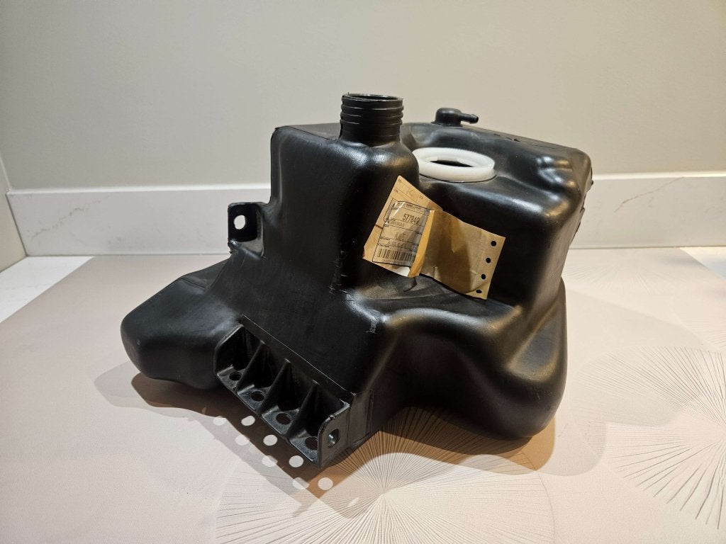 Benzinetank 577849 Piaggio Nrg -  C32 Vanaf 2003 NIEUW NOS, Overige typen, Niet ingevuld, Ophalen of Verzenden, Zo goed als nieuw