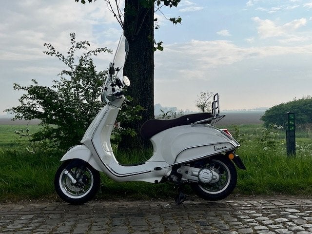 Vespa Primavera 45km scooter, Fietsen en Brommers, Scooters | Vespa, Ophalen, Overige modellen, Maximaal 45 km/u, Zo goed als nieuw