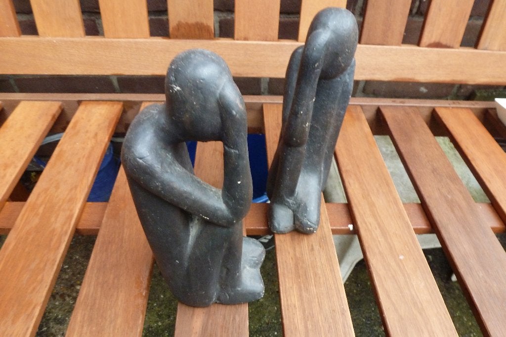 Beeld denker zwart steen 22,5 cm hoog, Ophalen of Verzenden, Gebruikt, Mens