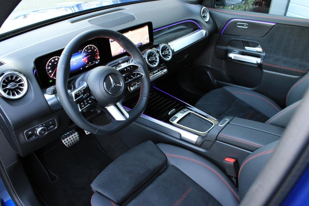 Mercedes-Benz GLB-Klasse 180 AMG 7 Persoons Facelift | Pano, Gebruikt, 4 cilinders, 7 stoelen, 14 km/l