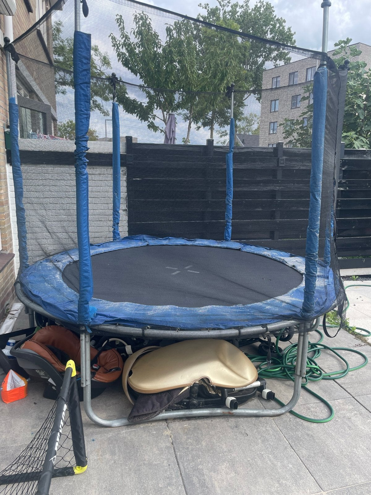 Trampoline met veiligheidsnet - Gebruikt, Kinderen en Baby's, Speelgoed | Buiten | Trampolines, Ophalen, Gebruikt