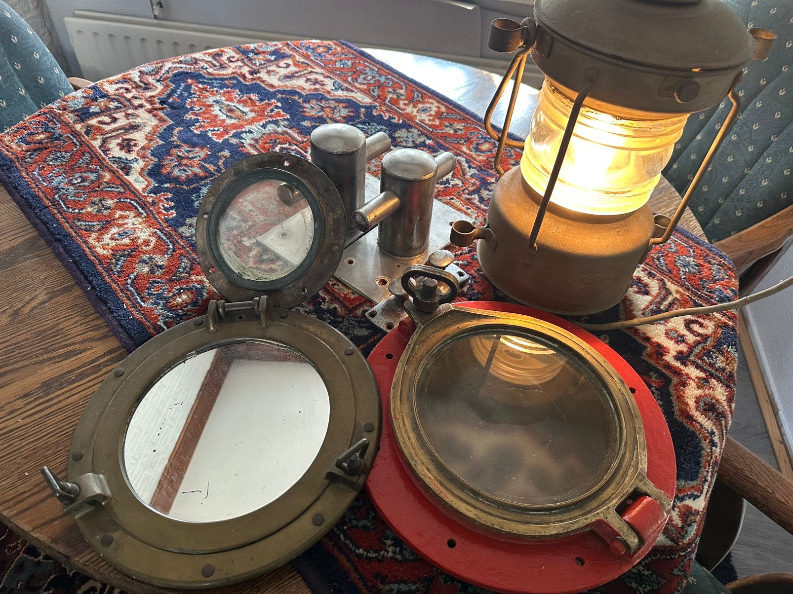 Scheepslamp, patrijspoortjes, bootbolders, Ophalen
