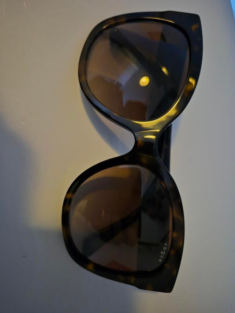 Stijlvolle Vogue dames zonnebril, Overige merken, Gebruikt, Zonnebril, Bruin