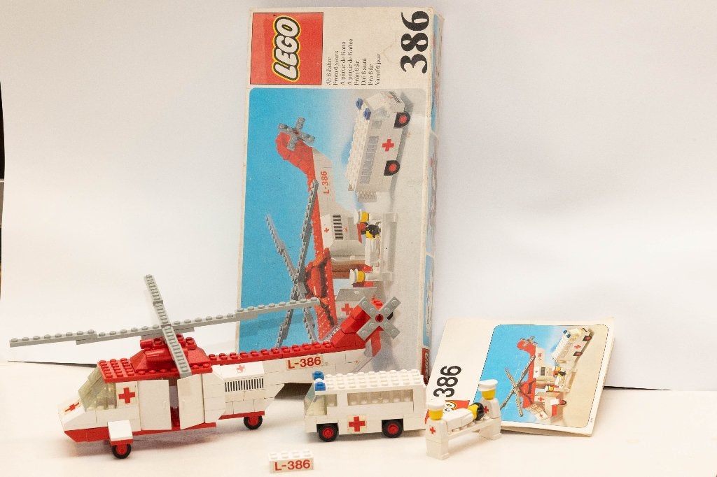 LEGO 386 LEGOLAND: Hospital:Helicopter and Ambulance In box, Gebruikt, Overige thema's, Lego, Ophalen of Verzenden