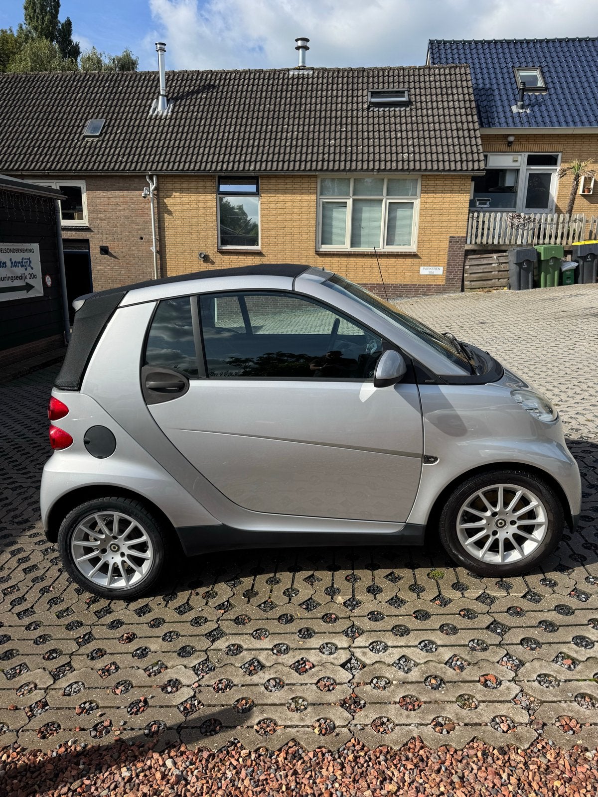 Smart ForTwo 1.0 52KW Cabrio MHD AUT 2009 Grijs, Auto's, Automaat, Achterwielaandrijving, 18 €/maand, 755 kg
