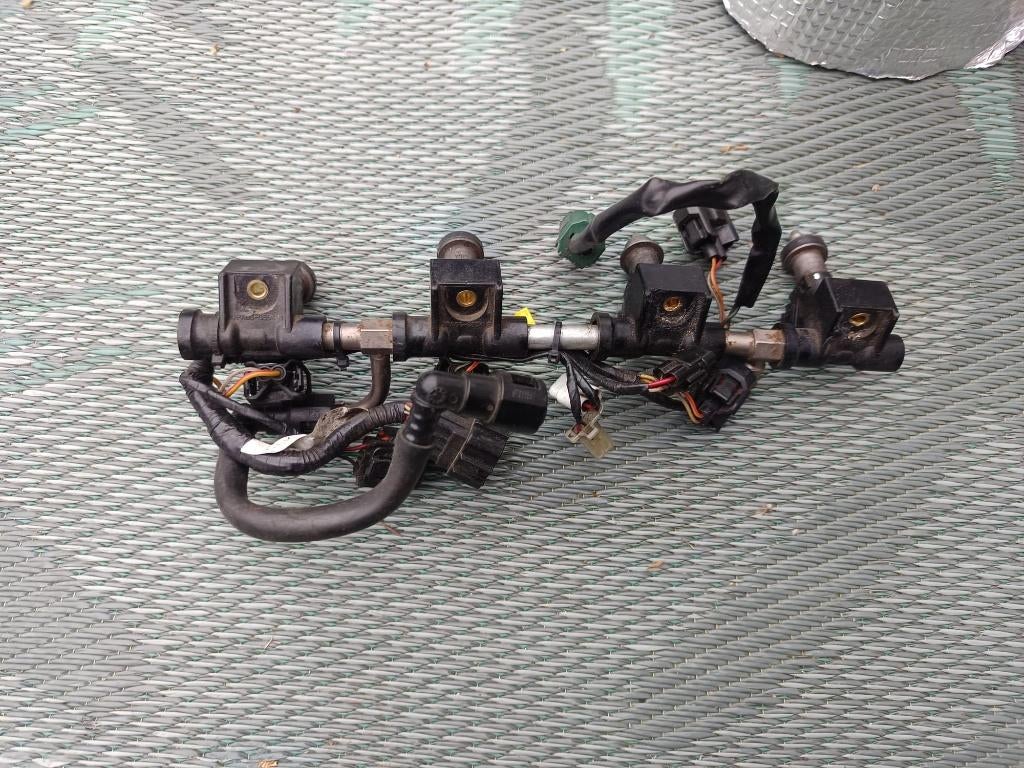 Suzuki gsxr injectors injectie rail, Motoren, Onderdelen | Suzuki, Ophalen of Verzenden, Gebruikt