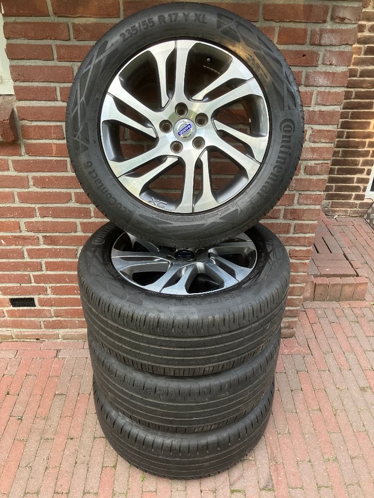 Originele Volvo wielenset, Auto-onderdelen, Banden en Velgen, Ophalen, Gebruikt, Banden en Velgen, 17 inch