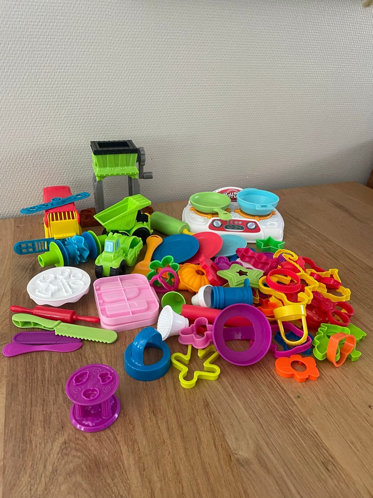 Grote set Play-Doh klei attributen en vormen, Ophalen of Verzenden, Gebruikt, Knutselen