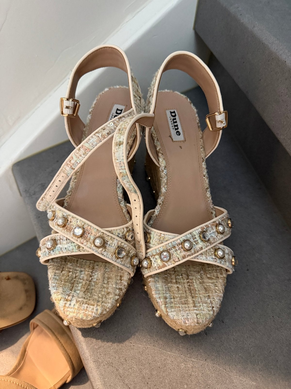 Dune London Espadrille Wedges met Parel- en Studsdetails, Ophalen, Gedragen, Overige kleuren, Espadrilles of Moccasins