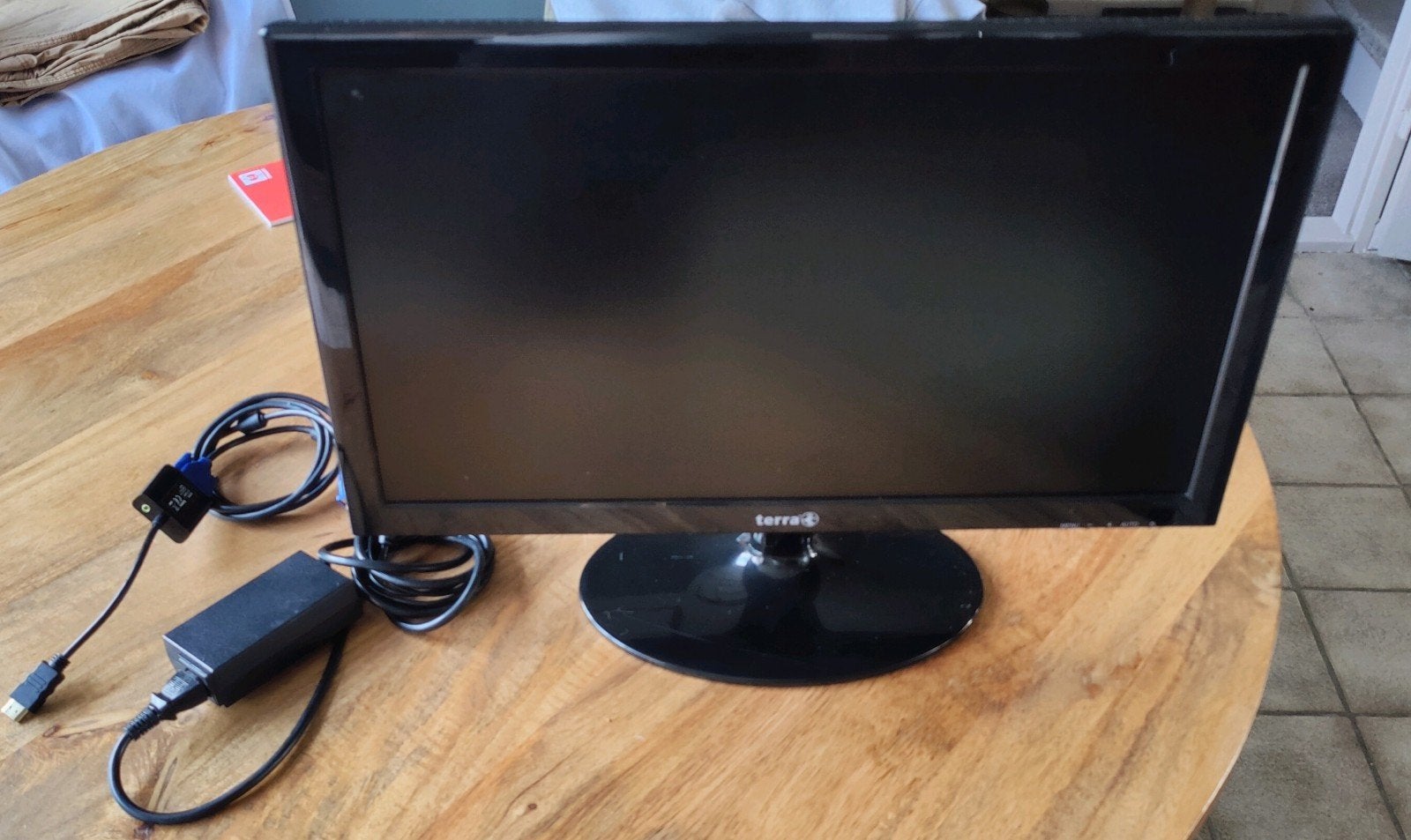 Terra LCD/LED 2310W Monitor incl. kabels en VGA naar HDMI, Gebruikt, Full HD, Terra, 60 Hz of minder