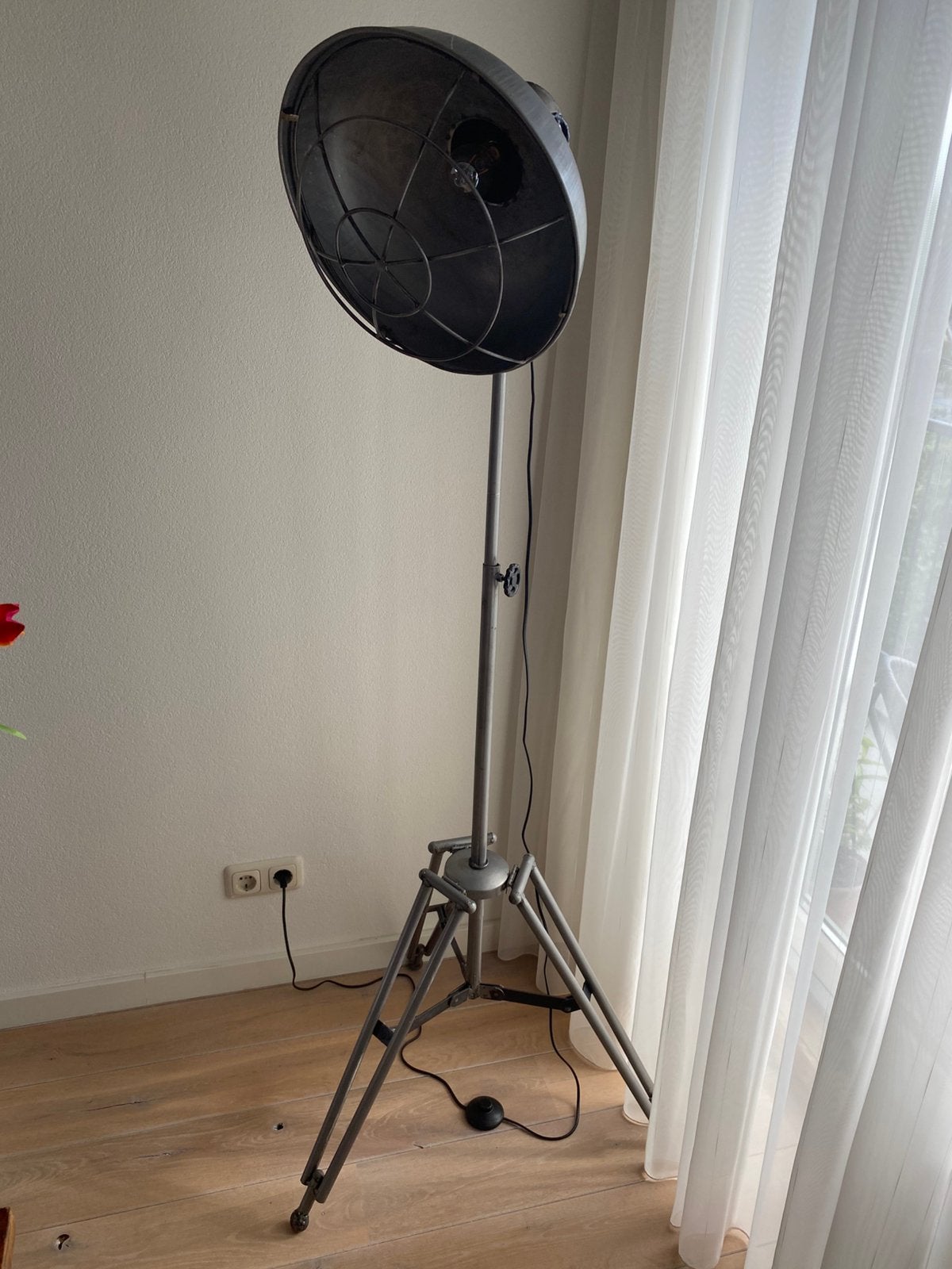 Industriële driepoot vloerlamp, Ophalen, Zo goed als nieuw, 150 tot 200 cm
