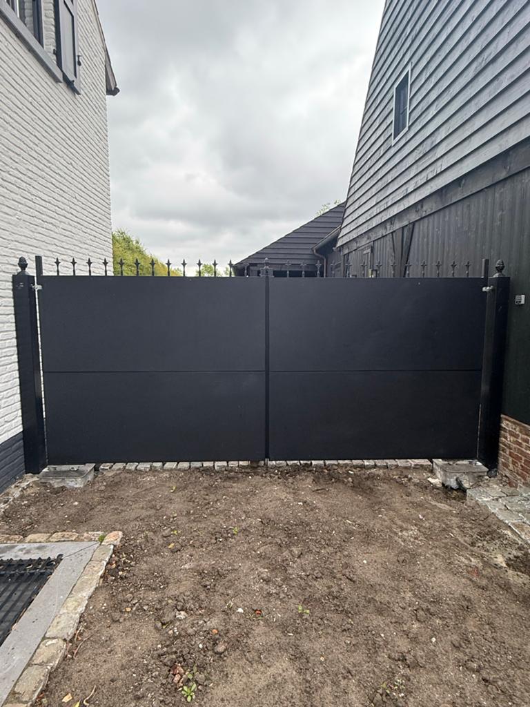 Elektrisch openslaand hek met Nice motoren - 415x180cm, Ophalen, Zo goed als nieuw, IJzer, Overige typen