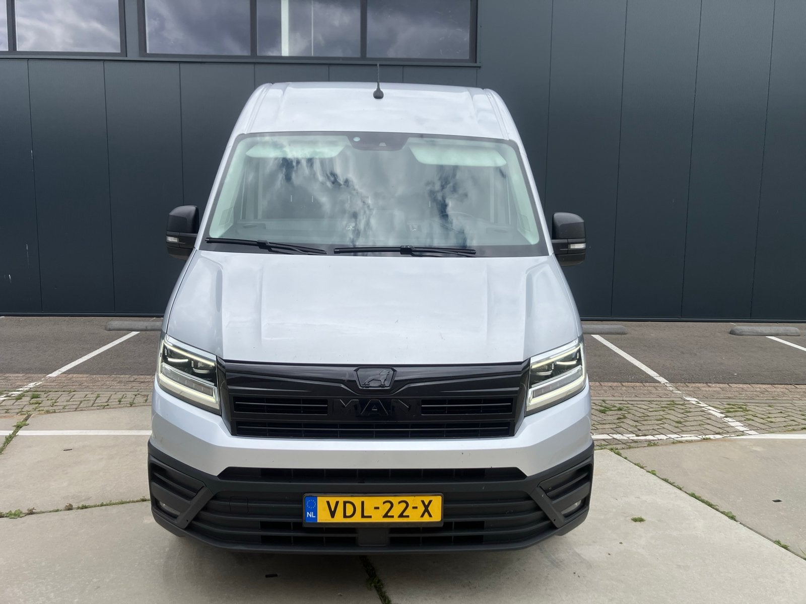 MAN TGE 2.0 TDI 177PK DSG LED Tachograaf Navi Camera NAP✅, Auto's, Euro 5, Stof, Zwart, 4 cilinders