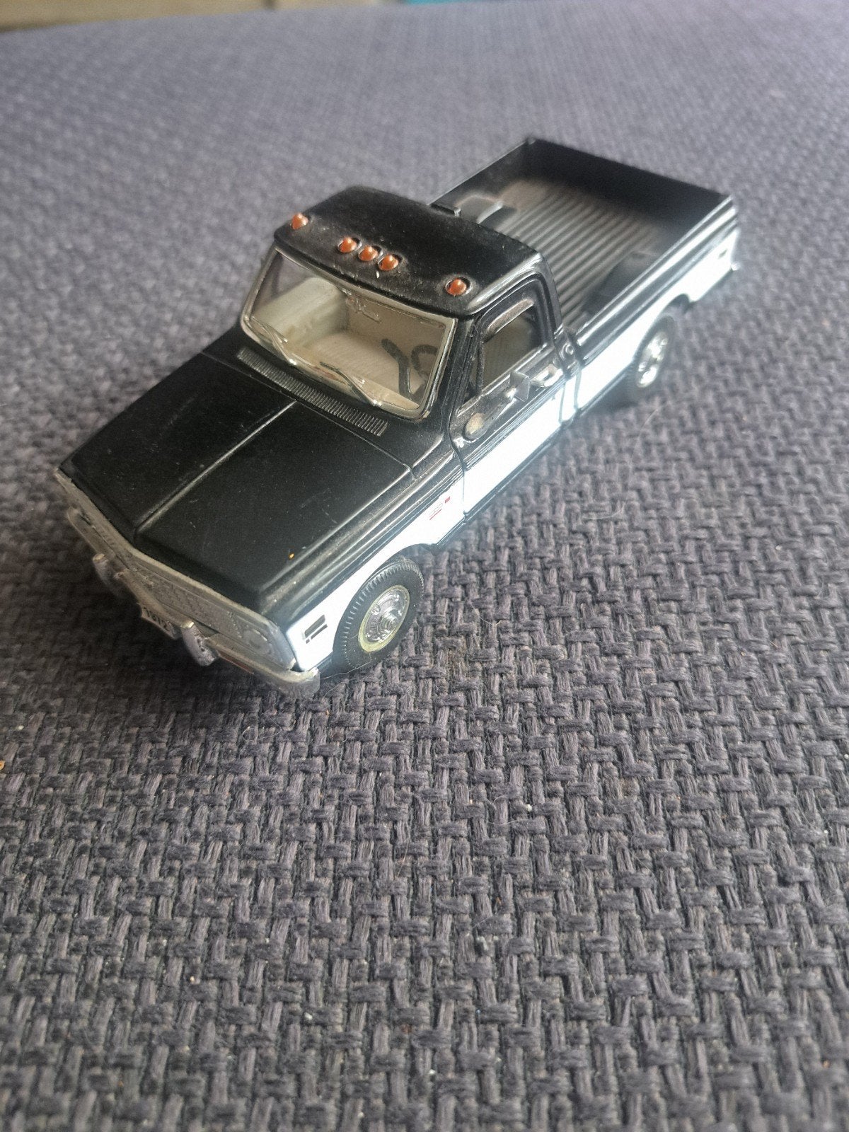 Welly model chevrolet cheyenne pick up schaal 1:32, Gebruikt, Auto, West germany, Ophalen of Verzenden