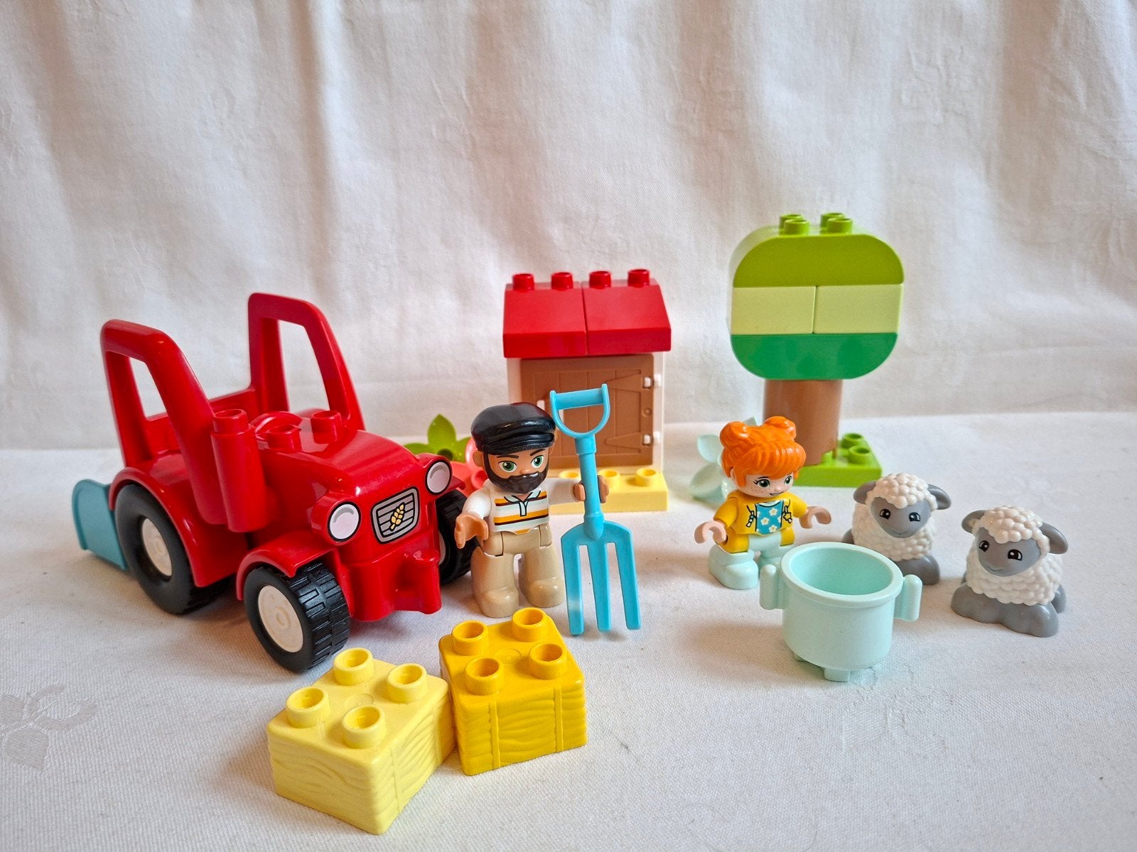 Duplo set 10950 Landbouwtractor met Dierenverzorging, Ophalen of Verzenden, Zo goed als nieuw, Duplo, Complete set