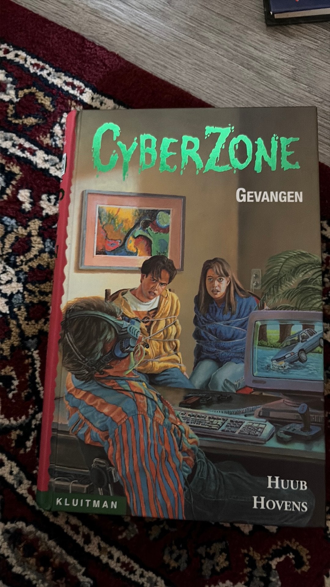 Kippemvel Junior - RL Stine, Cyberone gevangen - Huub Hovens, Ophalen of Verzenden, Zo goed als nieuw, Overige onderwerpen