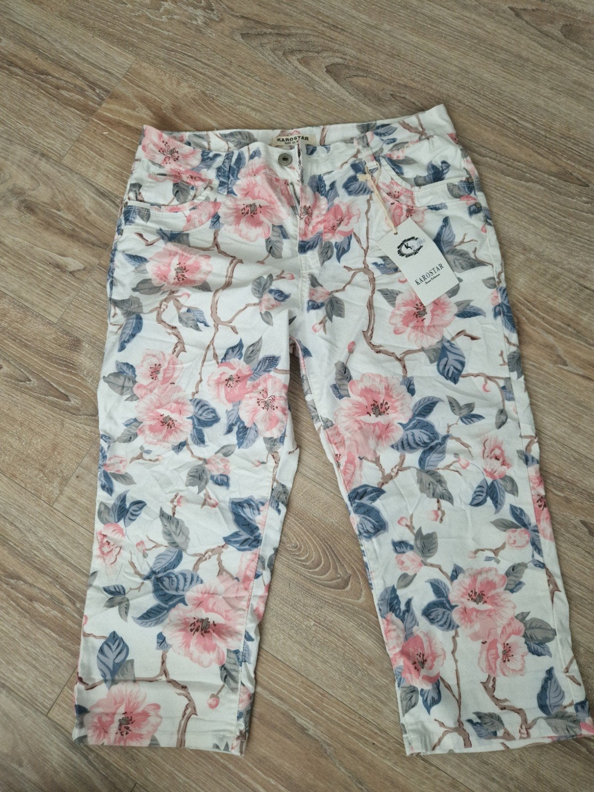KAROSTAR Capri Broek Bloemenprint Maat XL/42, Wit, KAROSTAR, Maat 42/44 (L), Nieuw