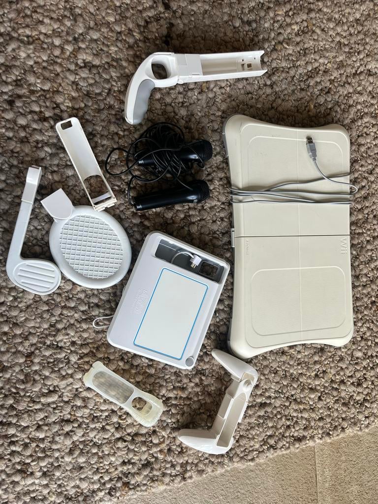 Diverse Wii accessoires, Spelcomputers en Games, Ophalen, Gebruikt, Zonder controller, Met Balance Board