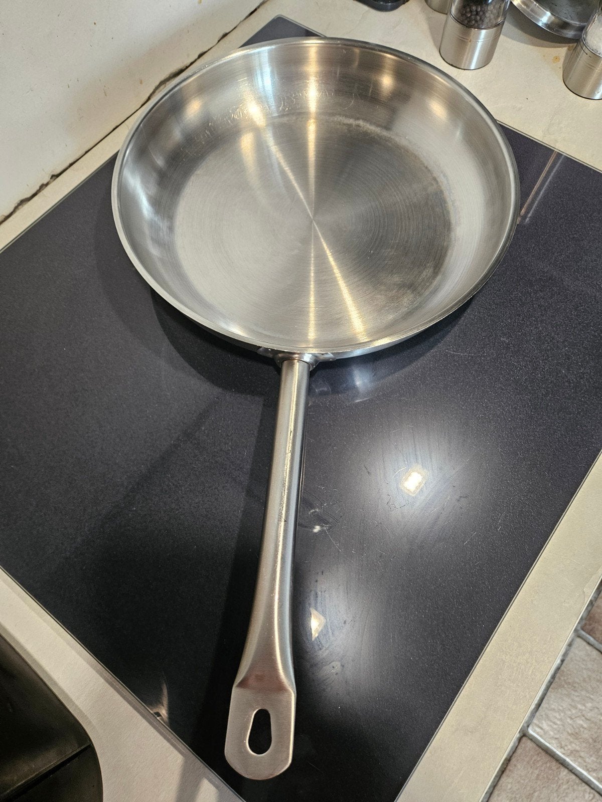Hendi Kitchen Line RVS Koekenpan 32 cm - Inductie, Koekenpan, Gebruikt, Ophalen of Verzenden, Rvs