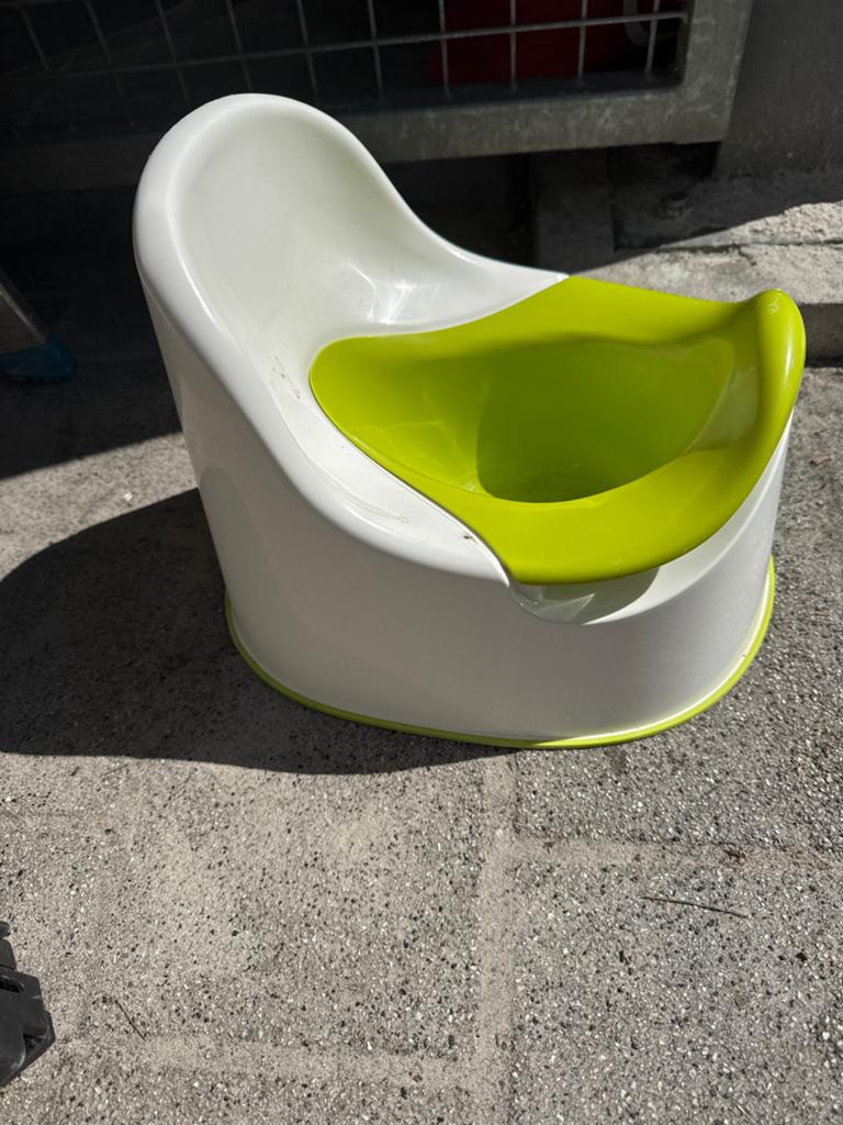 GRATIS Baby potje wit/groen Ikea LOCKIG, Kinderen en Baby's, Badjes en Verzorging, Ophalen of Verzenden, Gebruikt, Overige typen
