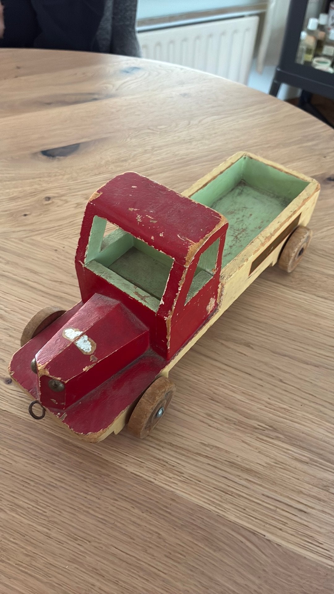 Houten zand en grint wagen, Ophalen