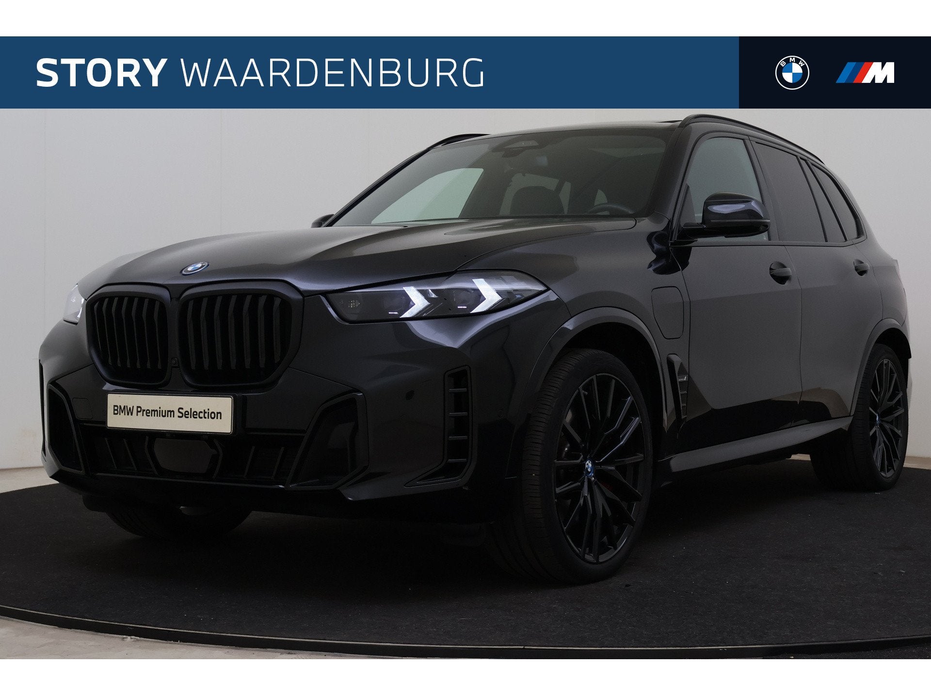 BMW X5 xDrive50e M Sport Automaat / Panoramadak / Comfortsto, Auto's, Dealer onderhouden, Gebruikt, 2395 kg, Met garantie (alle)