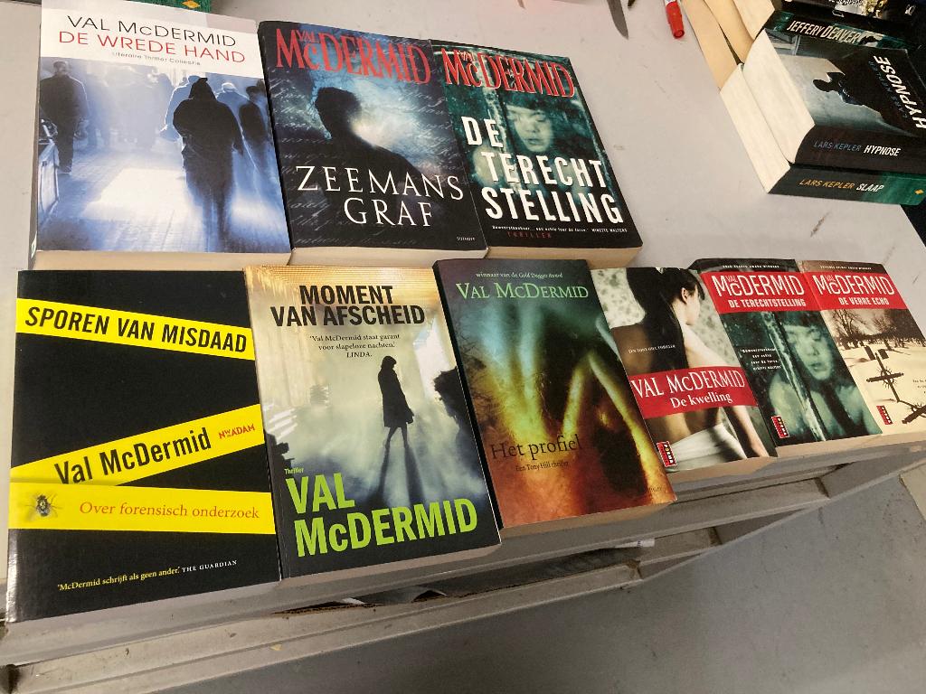 T.K. nog 8 boeken van Val McDermid Zie actuele lijst, Ophalen of Verzenden, Gelezen, Val McDermid, Wereld overig