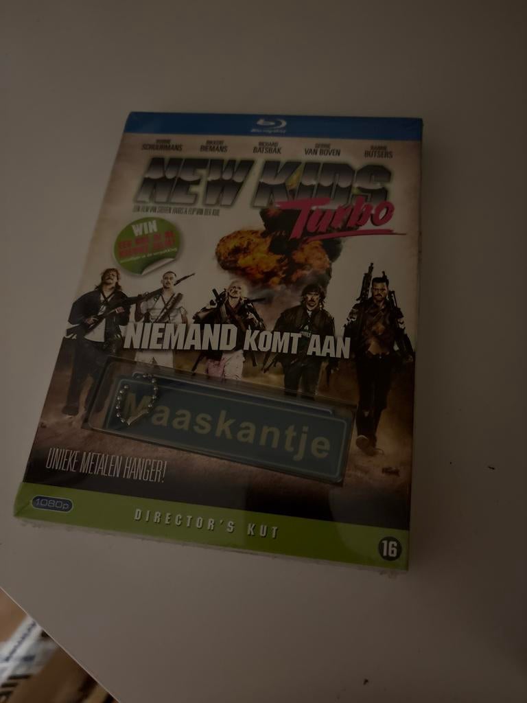 New Kids Turbo Blu-ray met metalen hanger, Ophalen of Verzenden, Nieuw