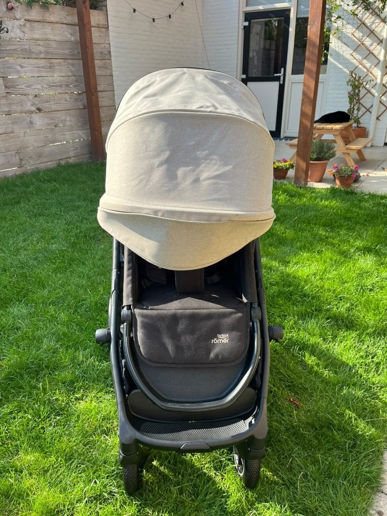 Foto 16 van Beige kinderwagen Britax Römer Smile3 incl. reiswieg + buggy