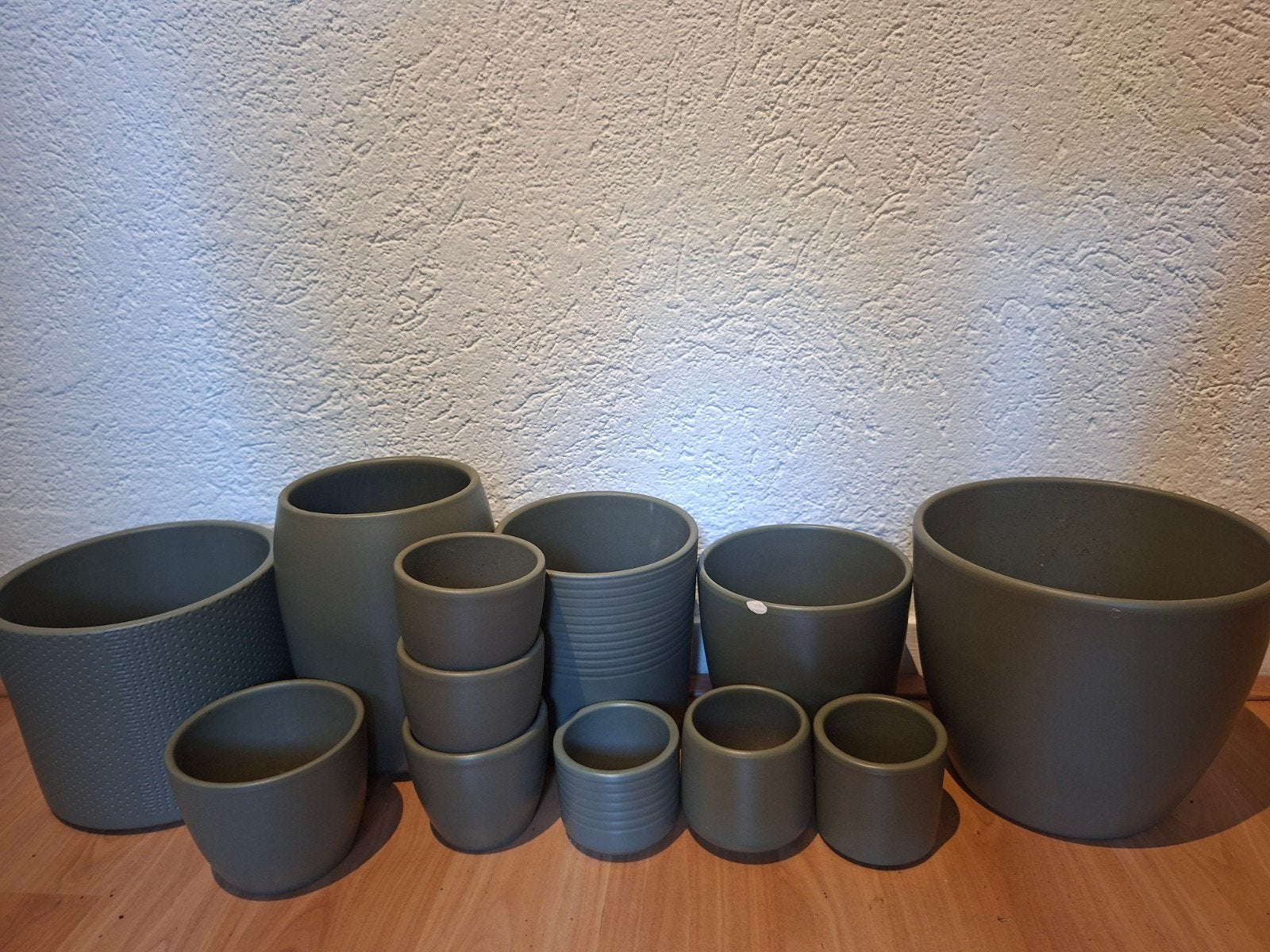 12 groene bloempotten, Ophalen, Rond, Aardewerk, Minder dan 40 cm