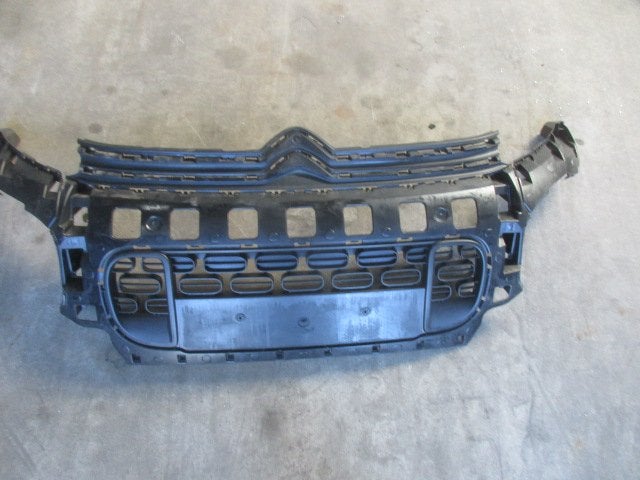 gril c3 aircross 1823181x roosters  vanaf 2017, Auto-onderdelen, Niet ingevuld, Gebruikt, Citroën, Niet ingevuld